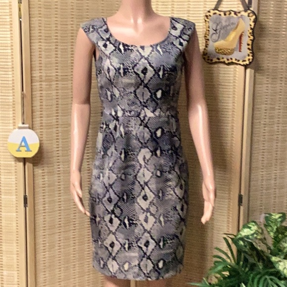 LONDON TIMES DRESS - Picture 1 of 9